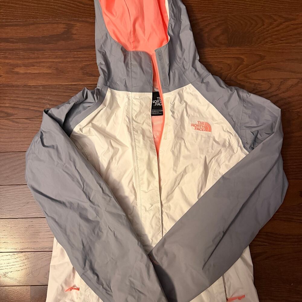 The North Face Women’s Windbreaker Rain jacket size XS - Picture 3 of 8